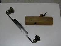 Râpe à bois et rabot